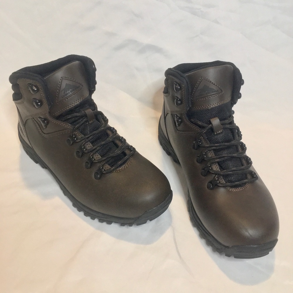 High Sierra hiking lace up faux leather boots.